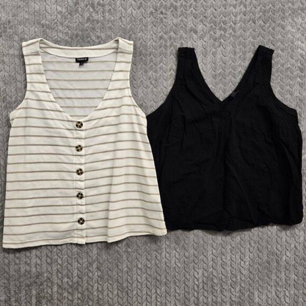 2 TORRID Tops Stripe Button Ivory‎ Taupe Sleeveless Blouse Size 0 Black